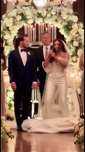 Bride dropped her dress and the entire wedding lost its mind