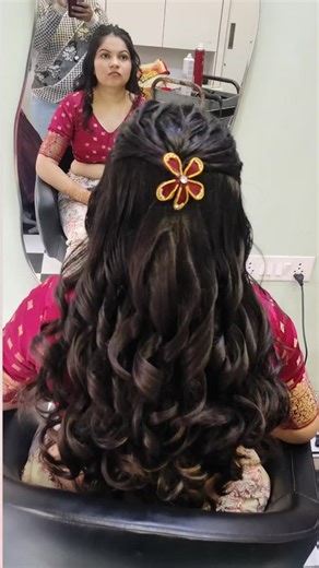 Floral B Parlour on Instagram: "Client’s vision, my execution ✨ You ask, I style 💫 Client ne bola simple, bana diya special #ClientChoice #ClientSatisfaction #HairstyleByMe #AsPerClient #HappyClient SalonWork HairStylistLife CurlsHairstyle"