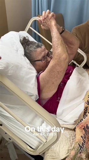 This video popped up in my memories from a few years ago. My mamaw has dementia but the Lord still uses her 🥹 she’s still alive and kicking, at 93 years old now. She’s lost a lot of weight since this video. I’m thankful for my heritage 💕 #pentecostal #dementia #Jesus