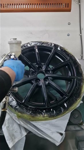 Last but not least - lacquering! 🙌🏻 Protecting the repair and adding a beautiful shine 💎 #automotive