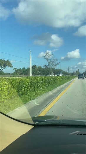 Waste Connections Autocar Acx Labrie Automizer pulling something in Miami Dade County?