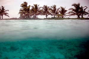 Lo scooter subacqueo è il nuovo must delle vacanze al mare dell'estate più instagrammabili di sempre