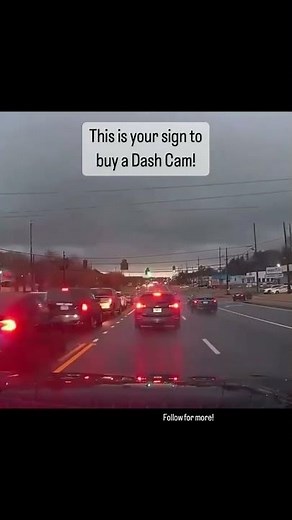 POV: You're one second away from being crushed by a traffic light. #shorts #dashcam #closecall