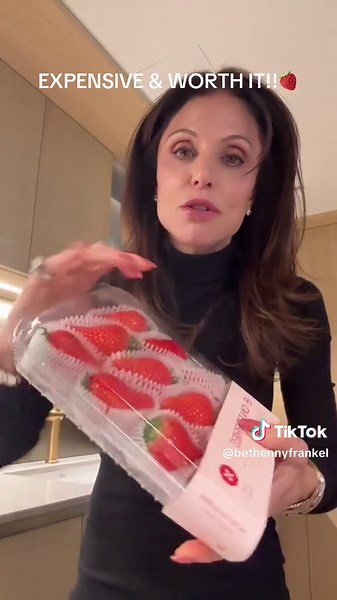 Bethenny Frankel (@bethennyfrankel) - Expensive $20 Strawberries at Butterfield Market