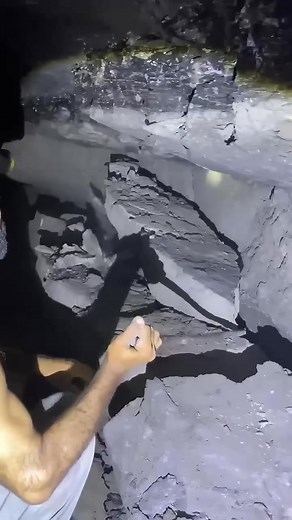 3.8K views · 53 reactions | Coal mining process #satisfying #coalmining #stone #mountains #reelsviralfb #mining #reelitfeelit #asmrsounds #viralfb #miningindustry #trendingreels #reelsvideoシ #diy #reelstrending #reelschallenge #shorts #minecraft | Rock Mining | Facebook