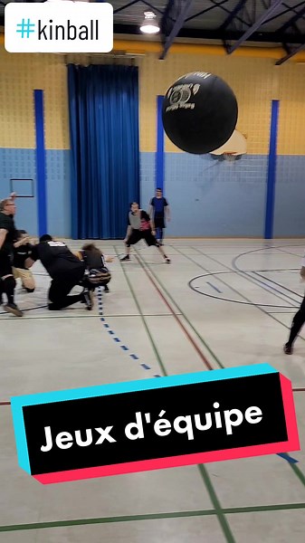 Kinball : Glissade, Déplacement, Passe et Frappe