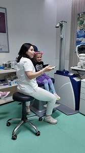 Danas je klinika Svjetlost bila ispunjena dječjim smijehom i znatiželjnim pogledima! Mališani iz vrtića Sretno djetinjstvo došli su na preventivni skrining vida. U veseloj, prijateljskoj atmosferi pregled je obavila dr.Škipina Bojana. Preventivni pregledi u najranijoj dobi ključni su za pravovremeno otkrivanje i liječenje problema, čime djeci omogućavamo zdrav rast i pravilan razvoj. _______________ #klinikasvjetlostsarajevo #najboljiizborzavašeoči | Klinika Svjetlost u Sarajevu