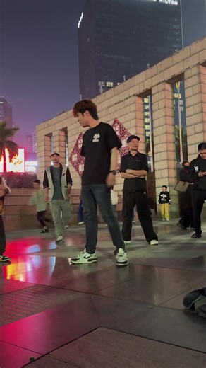 Shuffle Dance to Bass Beats