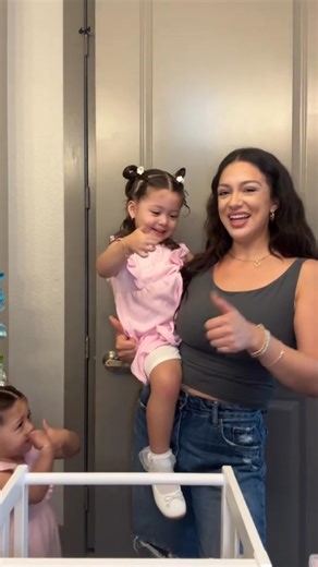 A good job sign 👍👍 😁😁 #everyonehighlightsfollowers #followerseveryonehighlights #highlightseveryone #fypシ゚viralシ #followerseveryone #viralreelsシ #everyonehighlights #fypviralシ #viralvideoシ #viralreelsfacebook #highlights #eveeyone #everyonefollowers #followersreels #follower | Gianna & Juliette twinny