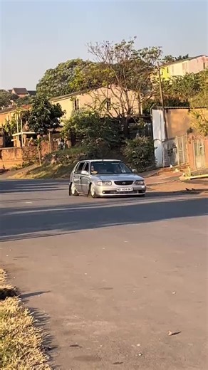 Exploring Bounce Effects in Static Electricity