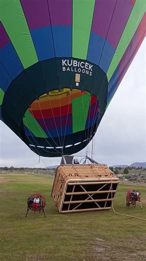 hot air balloon ready for takeoff @bigskyballoonco