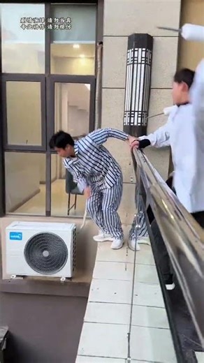 Whether You Can Escape Or Not, You Have To Escape!#funny #parkour #sports #movie