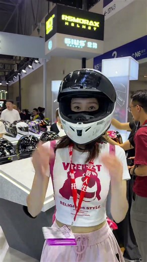 The helmets here are so good-looking #Southern Little Potato# female cyclist #funny #casually shot #