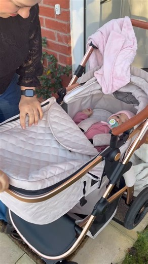 St Helens Family Hubs on Instagram: "Getting to Sutton Family Hub is easy! 🧡 In this video, our amazing volunteers show you exactly how to reach us from near Morrisons on Baxters Lane. Whether you hop on the 35 bus from St Helens Town Centre, drive in, or enjoy a walk like this lovely family, there’s a route for everyone! Keep an eye out for the signs shown in the video – they’ll guide you straight to the centre. 📍 Sutton Family Hub 🚌 Bus route: 35 from St Helens Town Centre 🚶‍♂️ Walk from b