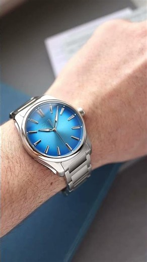H. Moser & Cie Pioneer Centre Seconds Arctic Blue 3200-1217 #hodinky #watch