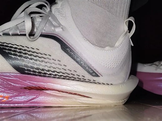 “一千以下我无敌，一千以上一换一？”——飞飚future2踩鞋