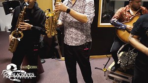 313K views · 4.1K shares | Feliz dia de Las Madres de todo el mundo! Hoy en su dia que se la pasen al millon! | Alacranes Musical | Facebook