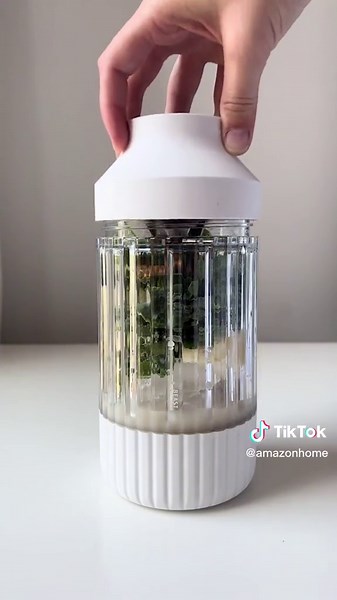 Mini Beast Blender: Perfect Smoothies & Small Spaces