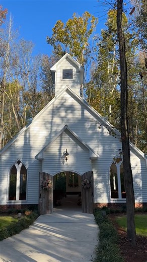 31 reactions | Beautiful fall wedding day! | Brooke’s Fresh Cut Flower Farm | Facebook