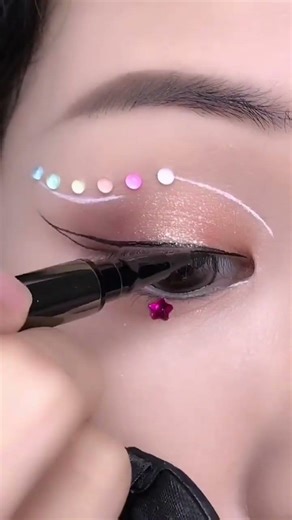 Easy Eyeliner Pencil Tutorial ✏️ | Beginner-Friendly Eye Makeup Step by Step#eyeliner #eyemakeup #be