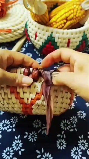 corn husk weaving process #shorts