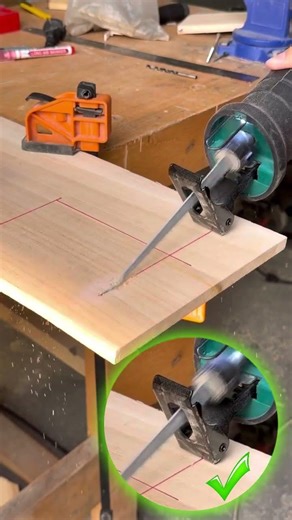 The RIGHT way to hold a recip saw (Most people get this wrong) 🦺 #woodworking #tricks #wood #diy