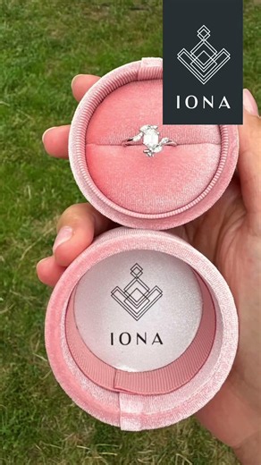 Inel de Logodnă cu Diamant Hexagon Cut | Design Custom cu Frunzulite