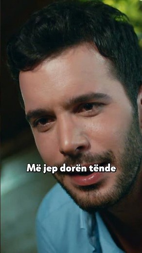 Defne e hodhi Omerin në pishinë 😂💦 #dashurimeqera #kiralıkaşk #shorts
