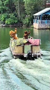 🧸BROTHER BEAR 🐻 KENAI and KODA riding on the Discovery River at DISNEYS ANIMAL KINGDOM
