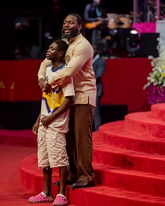 570K views · 35K reactions | PLEASE WATCH TILL THE END‼️WHEN GOD DECIDES TO CHANGE THE LIFE OF A MAN!! WHAT MAN SAW AS AN INTERRUPTION WAS A DIVINE MOMENT! #kairos | Jimmy Odukoya | Facebook