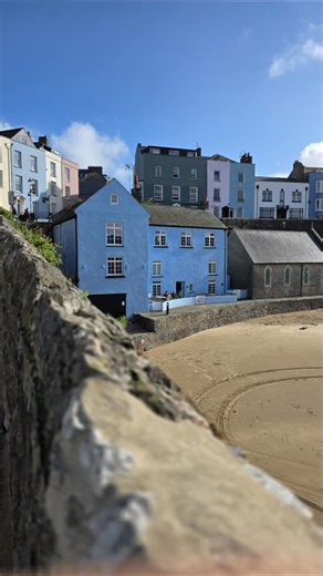 Soft colours and sea air. Tenby showing off its charm in the simplest of ways. #tenby | Around Tenby