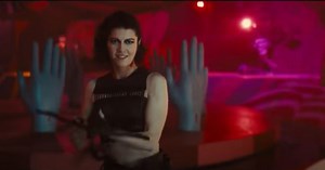 Birds Of Prey: Mary Elizabeth Winstead Reflects Epic Huntress Sequence