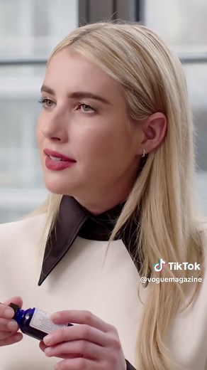 #EmmaRoberts on the lates episode of Vogue’s #InTheBag: unfiltered edition.