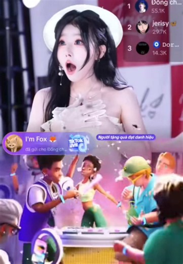 Yiyi tại E-World777: I'm Fox tặng sp, khoảnh khắc bẻ chuỗi và bù tiền