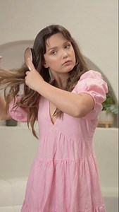 Refreshing your hair with Batiste dry shampoo gives you the confidence to shine and glow wherever you go. 朗 | Batiste | Facebook