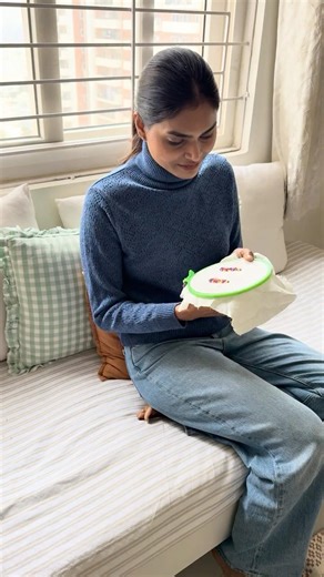 DIY ఎంబ్రాయిడరీ hair clips for my daughter 🪡🎀 #handmadewithlove #handembroidery #hairaccessories