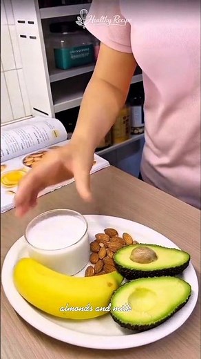 4-Ingredient Healthy Smoothie 🥑 Quick, Creamy & Perfect for Weight Loss! #recipe