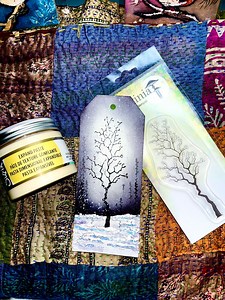 26K views · 780 reactions | Quick crafts: creating a Christmas card… with expanding foam for snow  https://laviniastamps.com/product/expand-paste/ Today in quick crafts Tracey goes through a technique creating a Christmas card, using black card to create a wonderful winter festive theme  Watch Sizzix expanding foam grow  | Lavinia Stamps | Facebook