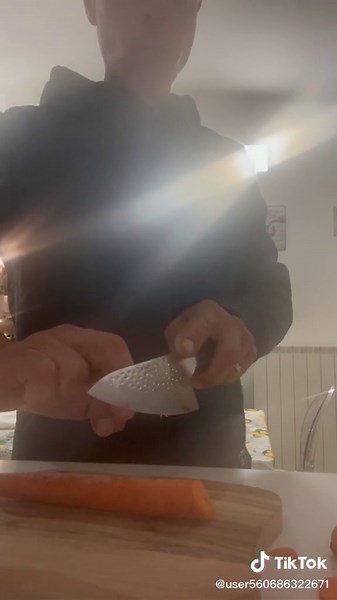 Perfectly Slicing Carrots: Kitchen Knife Techniques