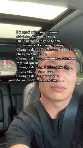 Mùa đông lại về trong thành phố buổi chiều trời lạnh heo may từng cơn gió bước chân về căn gác nhỏ.