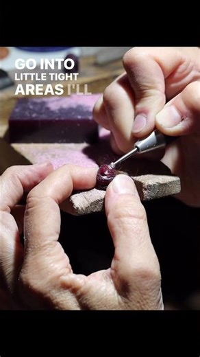 Making a gold clasp by carving wax. #jewelrymaking #waxcarving #waxcasting