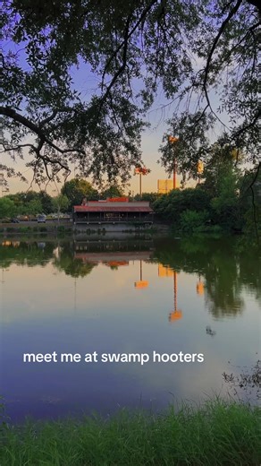 Explore Valdosta Georgia: Women and Swamp Hooters