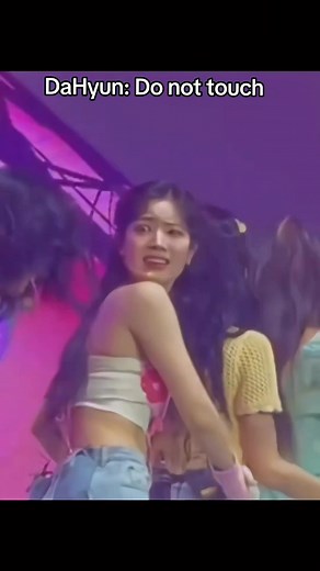 Dahyun and Momo Cute Moments Compilation