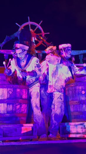 No one escapes the siren’s call… 🧜‍♀️🌊⚓ At Howl-O-Scream, their haunting voices lure sailors—and the brave among us—into a mesmerizing live performance of sirens, sailors, and sinister dance. Plus, explore haunted houses, terror-tories, spooky bars & more—all included with your park admission! The fear is waiting… | SeaWorld San Antonio