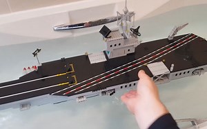 【乐高】这次航母都上了！乐高（积木）船能在水里浮起来吗？