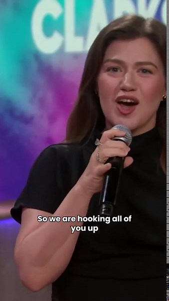 Watch Kelly Clarkson surprise audience with shocking gift on her 44th birthday