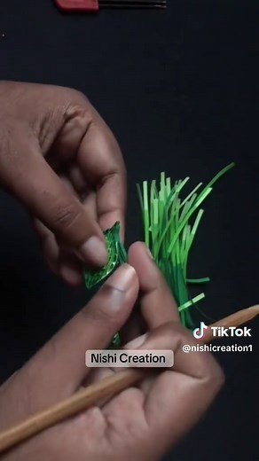 💚 💚 #crafternishi #nishicreation #creatorsearchinsights #tutorials #diy #diytutorial #quillingtutorial #quilling #comb #leaves #quillingleaves #quillingcomb #howto #easytytorial #crafts #fyp #learn #handmade #green #diycraft #craftersoftiktok #craftersgonnacraft