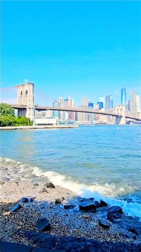 "Hidden Gem in NYC: Pebble Beach with a Perfect Manhattan Bridge View!"