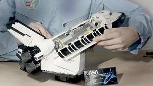 LEGO NASA Space Shuttle Discovery 10283 LEGO Designer Video Inetrview Qui tutte le informazioni https://leganerd.com/2021/03/22/lego-nasa-space-shuttle-discovery-annunciato-ufficialmente-il-set-10283-dedicato-al-veicolo-della-nasa/ | Bricknauts