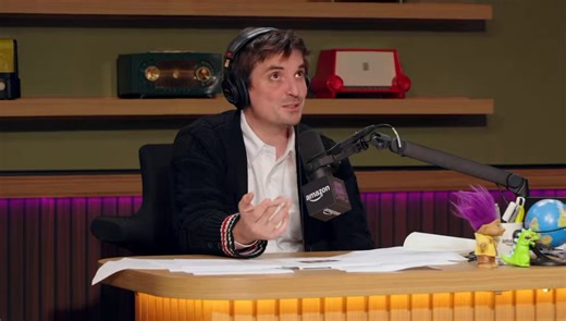 zach: your individual strengths make you stronger as a team🐼: as well and it also goes vice versa, being stronger as a team also makes us stronger as individuals as well// how phuwin also emphasised the team’s part firstttt😭🫶🏻🫶🏻🫶🏻